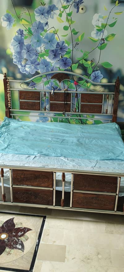 urgent sale only bed without matres