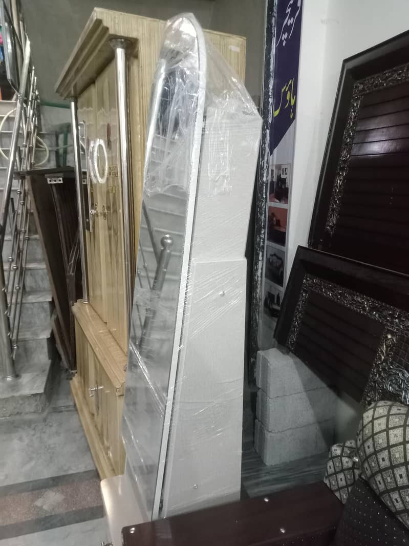 One side mirror dressing 2