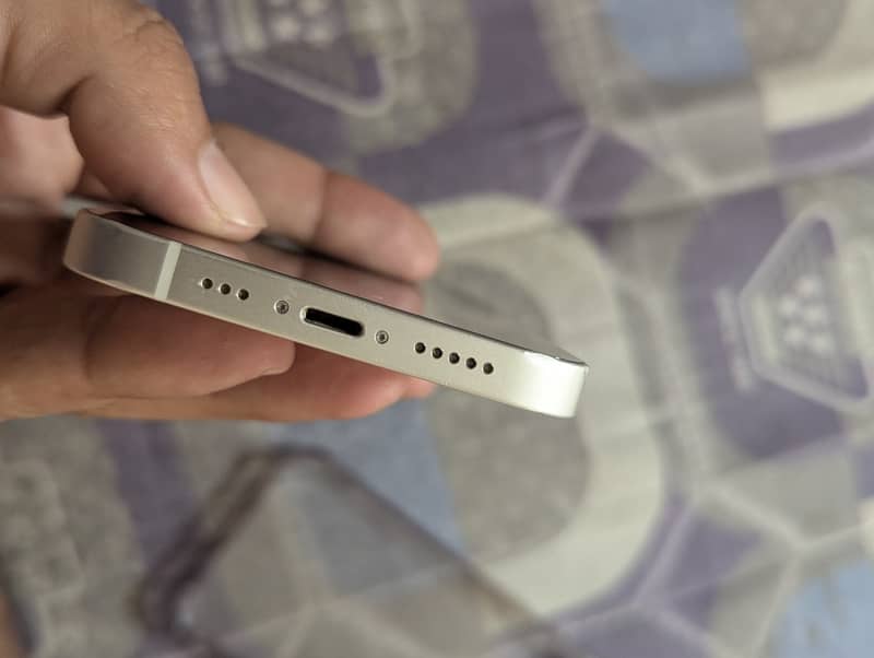Apple iPhone 13 3