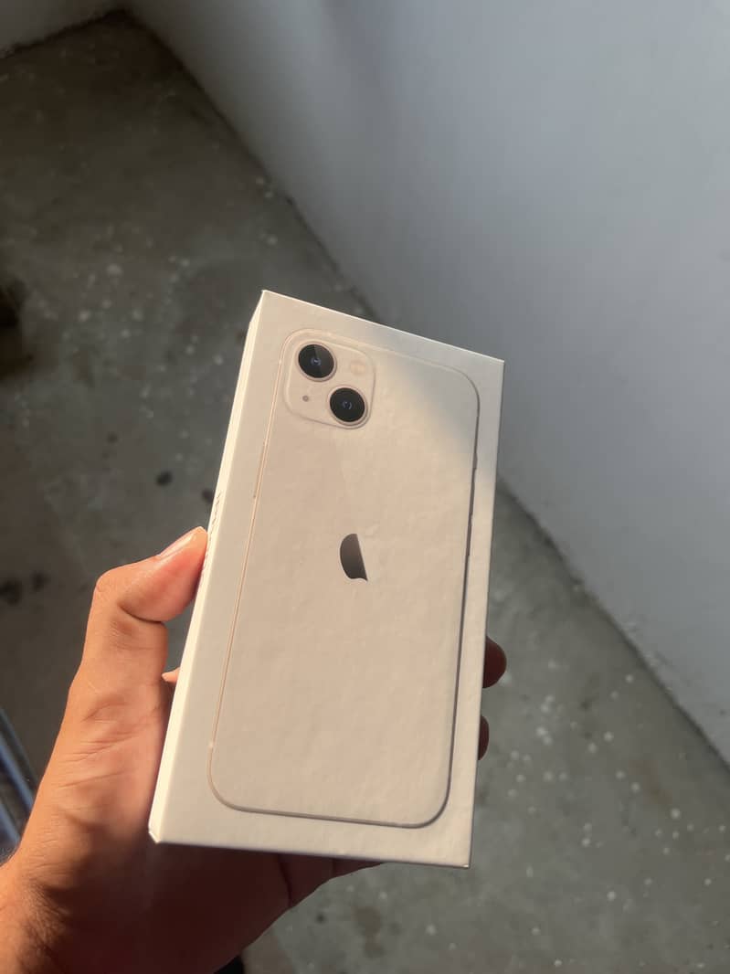Apple iPhone 13 8