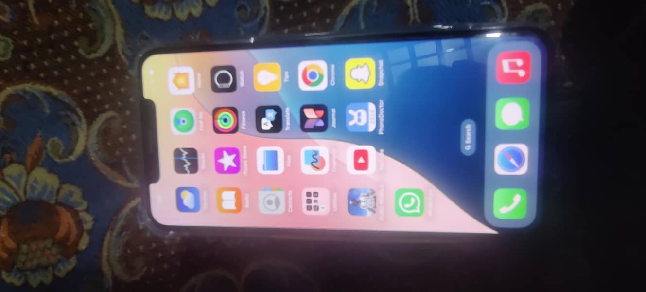 Apple iPhone XS Max 5