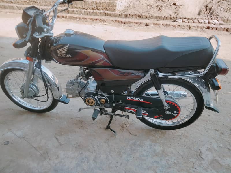 HondaCD70 4