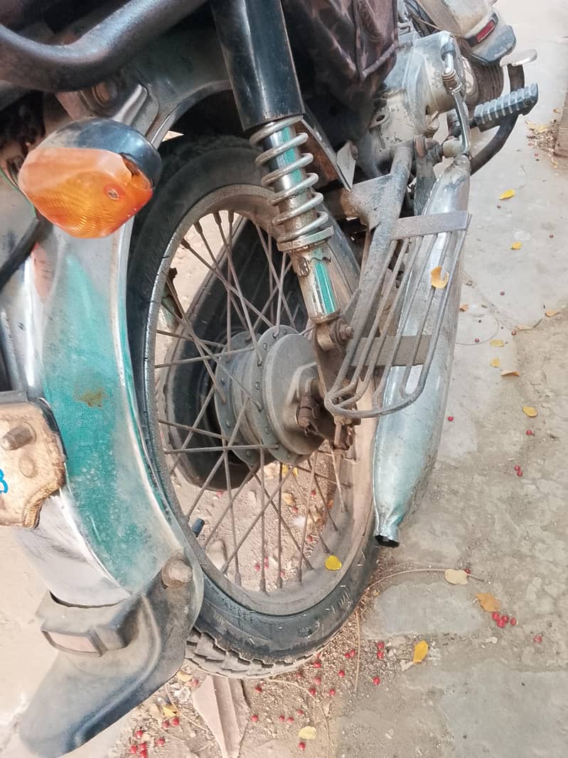 یونیک موٹر سائیکل سیل کر رہا ہوں 2