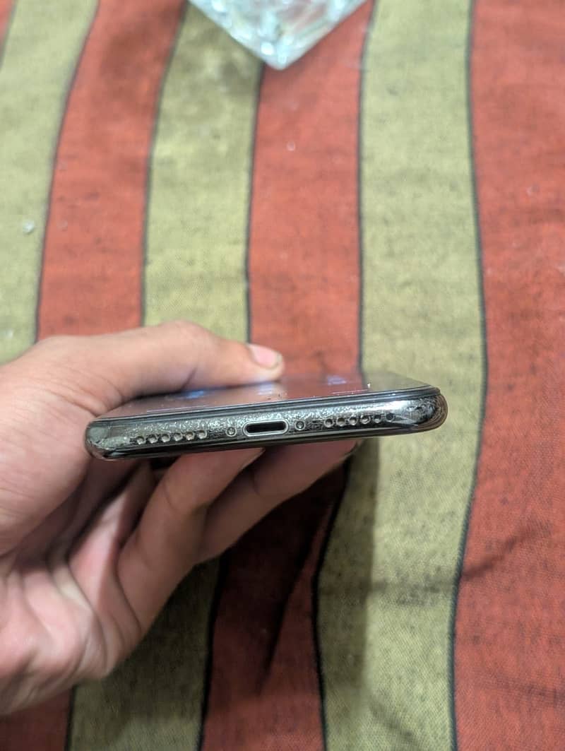 Apple iPhone X 0