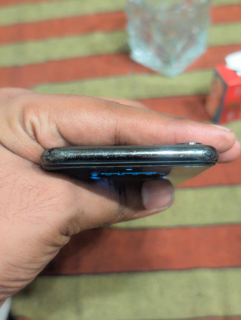 Apple iPhone X 6
