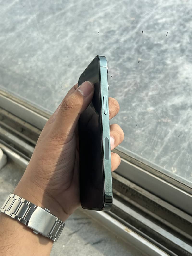 Apple iPhone 13 Pro 4