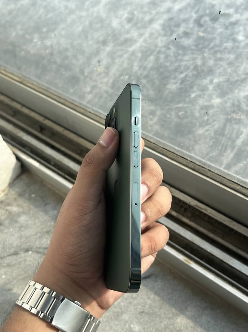 Apple iPhone 13 Pro 6