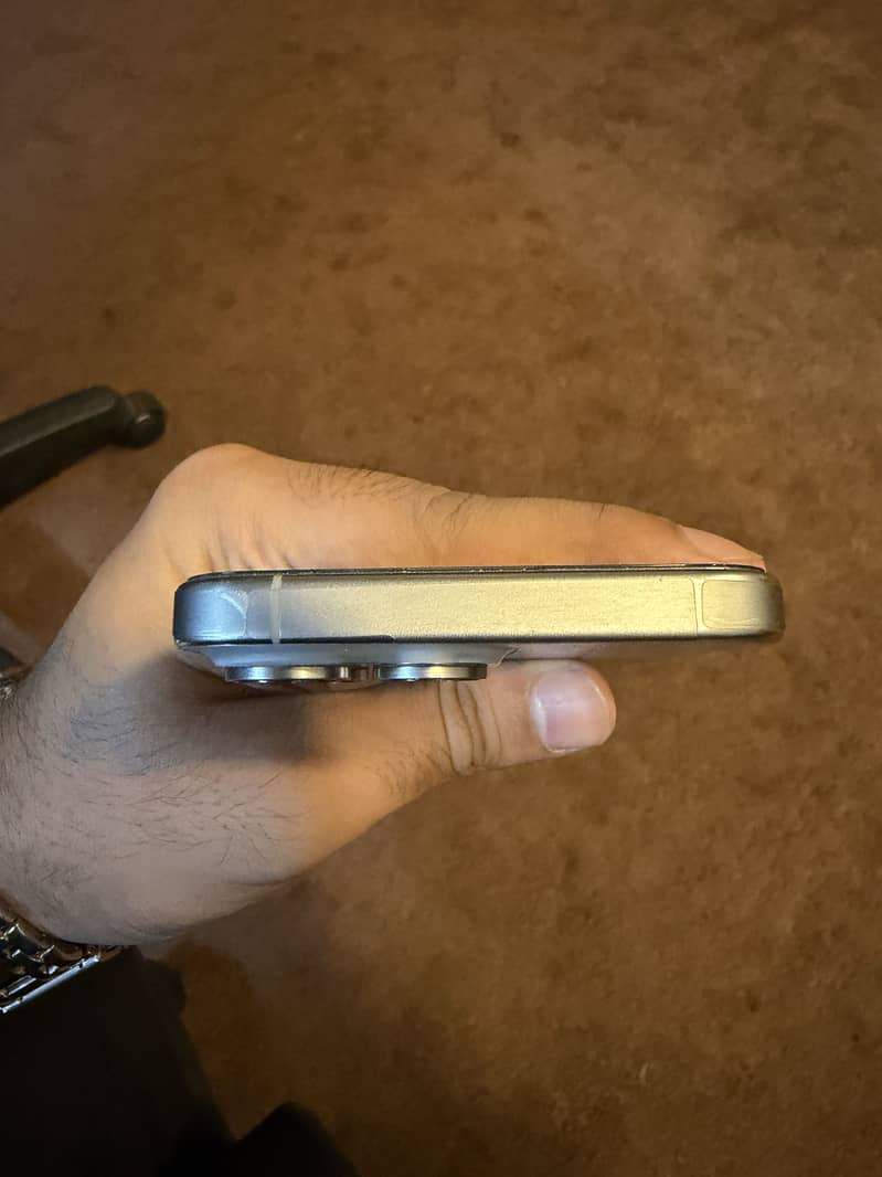 Apple iPhone 15 Pro Max 1