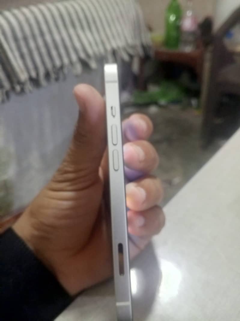 Apple iPhone 13 3