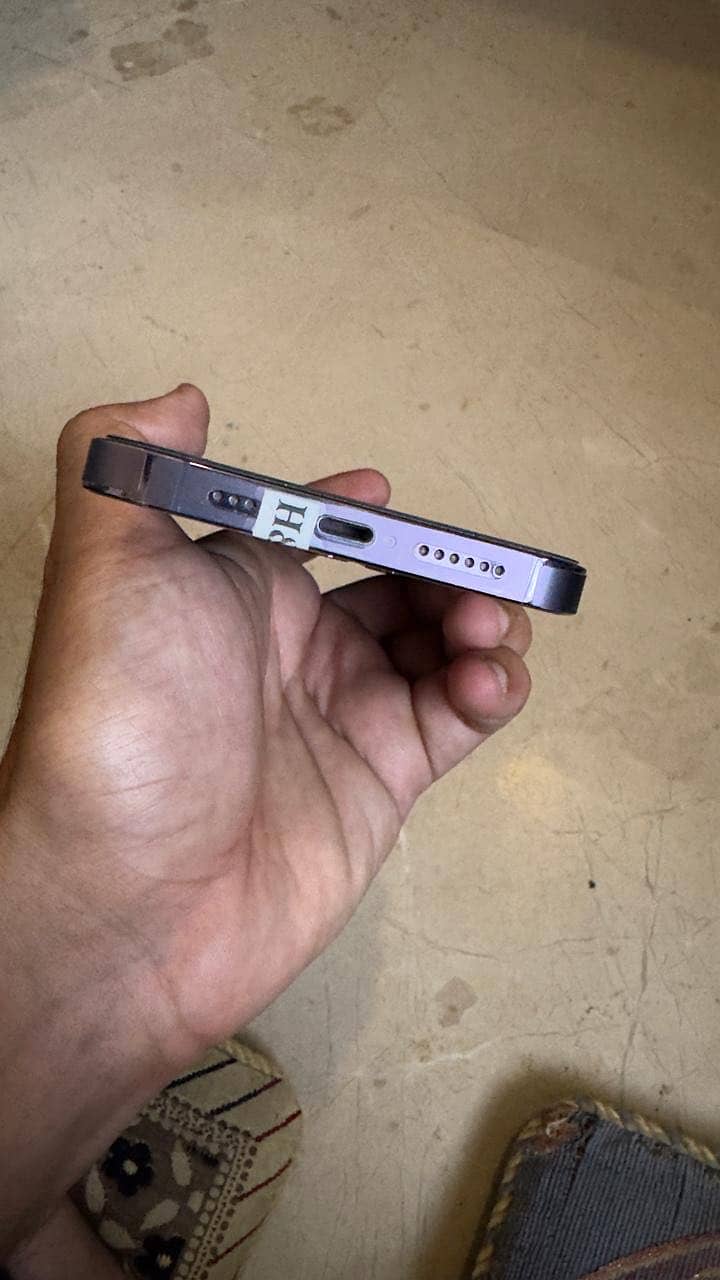 Apple iPhone 14 Pro Max 1