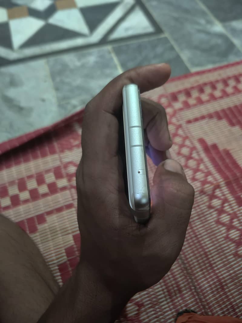 Google Pixel 7a 2