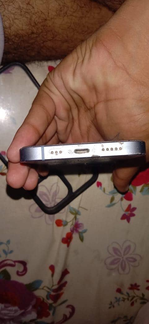 Apple iPhone 14 4