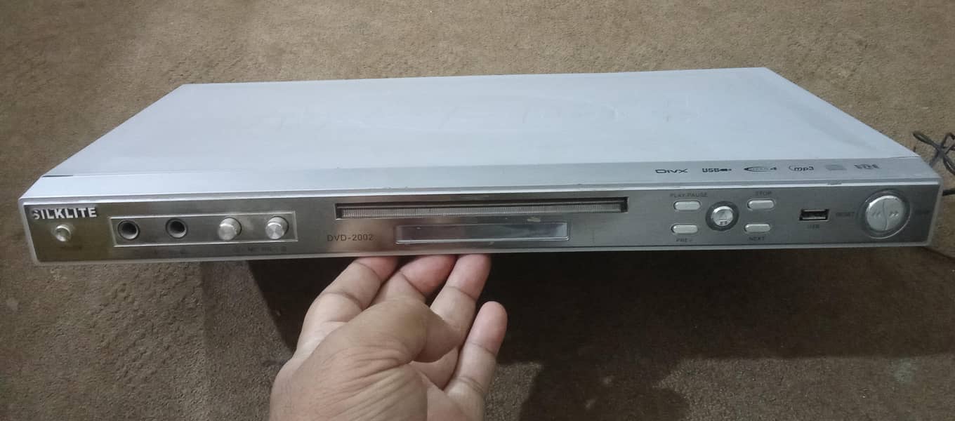 DVD player 0