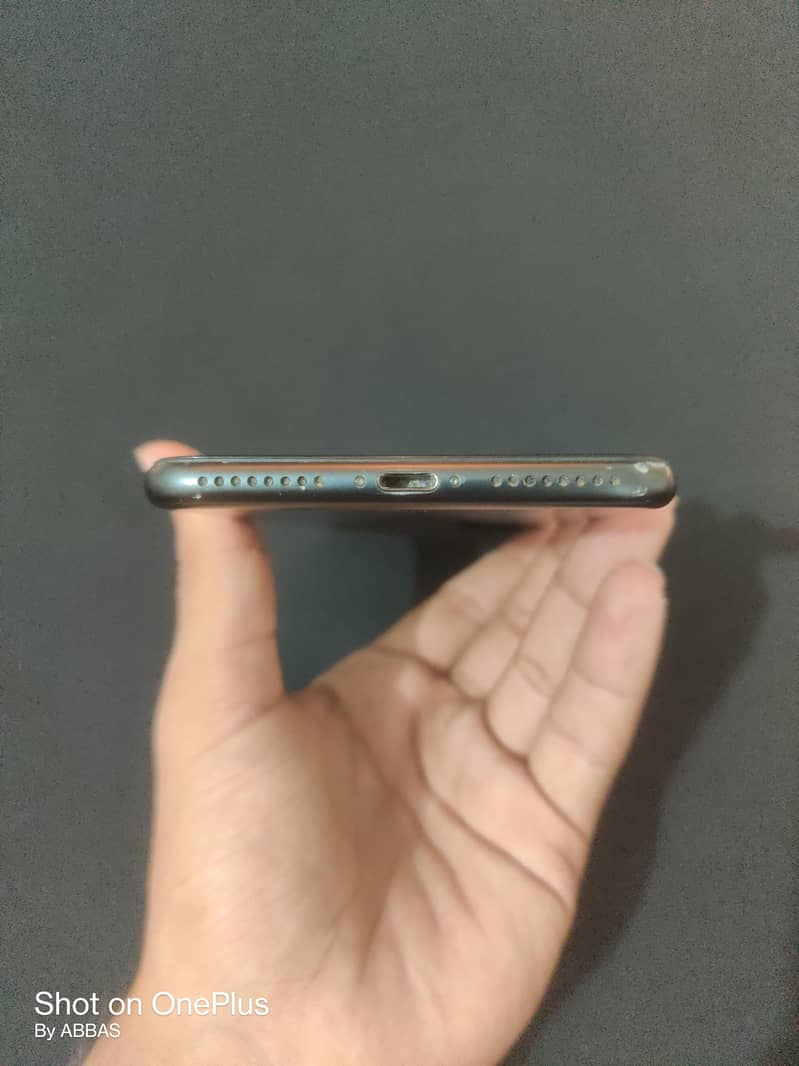Apple iPhone 7 Plus 5