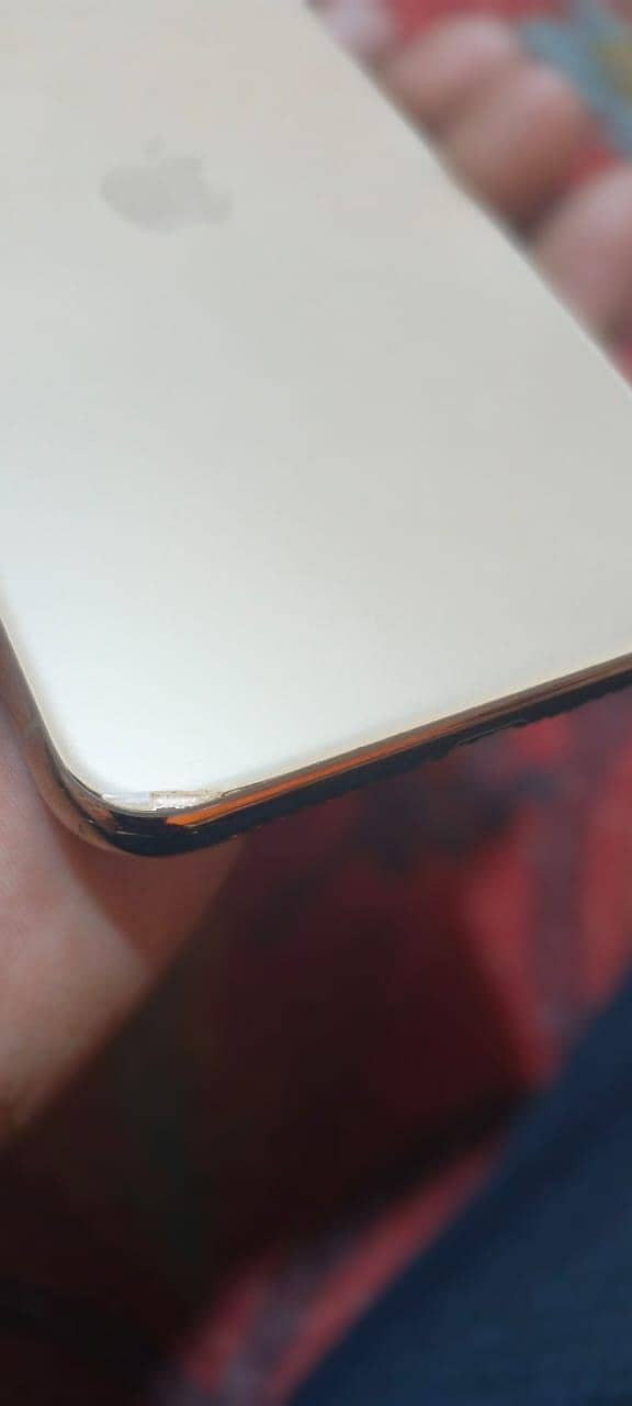 Apple iPhone 11 Pro Max 3