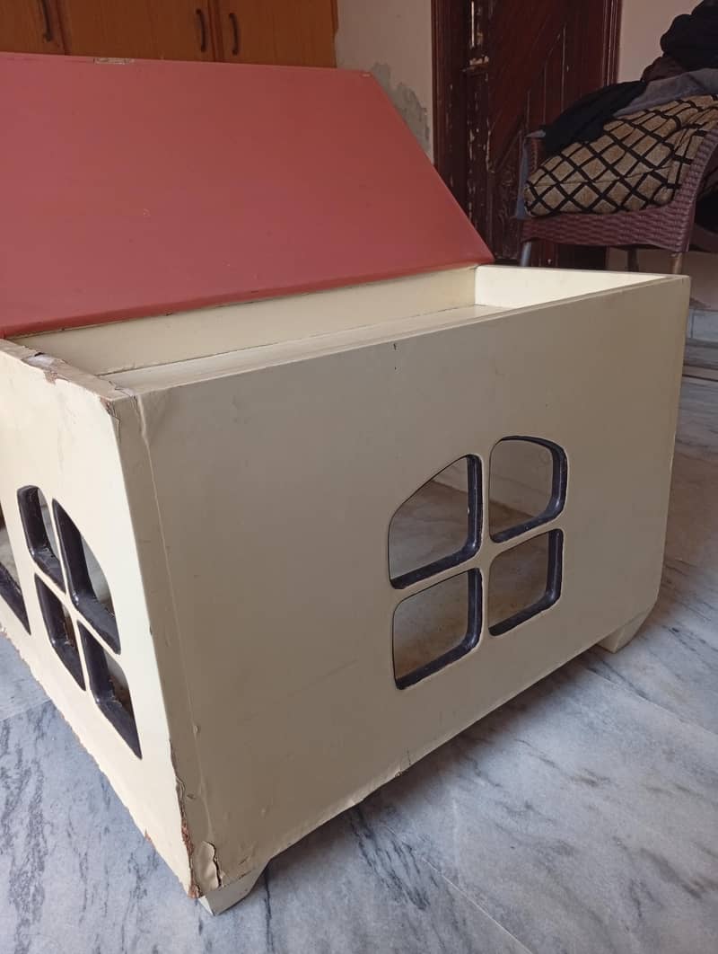 CAT HOUSE 1