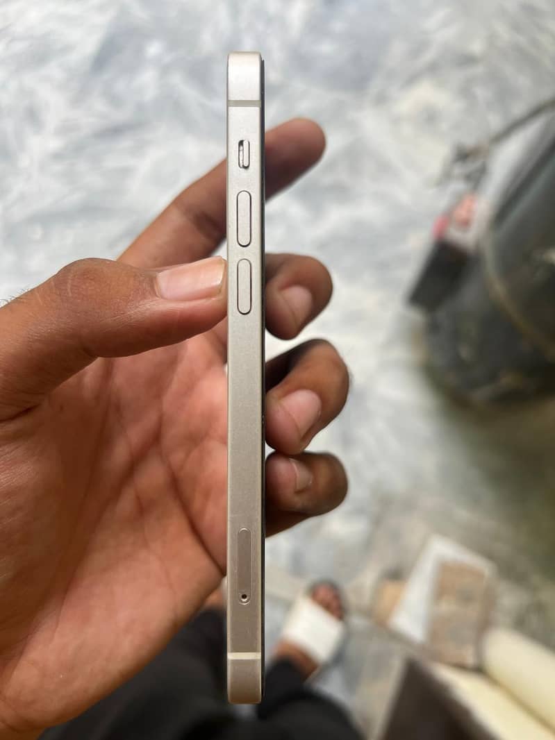 Apple iPhone 12 5