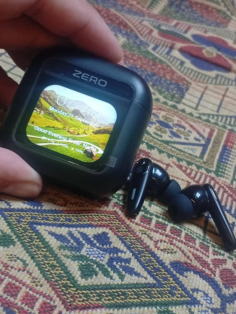 Zero Display ZBuds 0