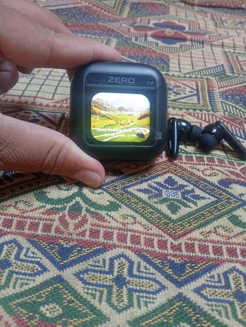 Zero Display ZBuds 2