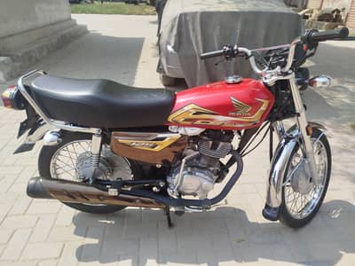 Honda 125 special gold edition for sale urgent