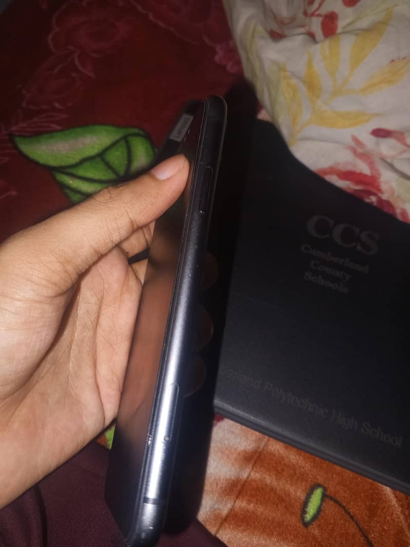 Apple iPhone 11 5