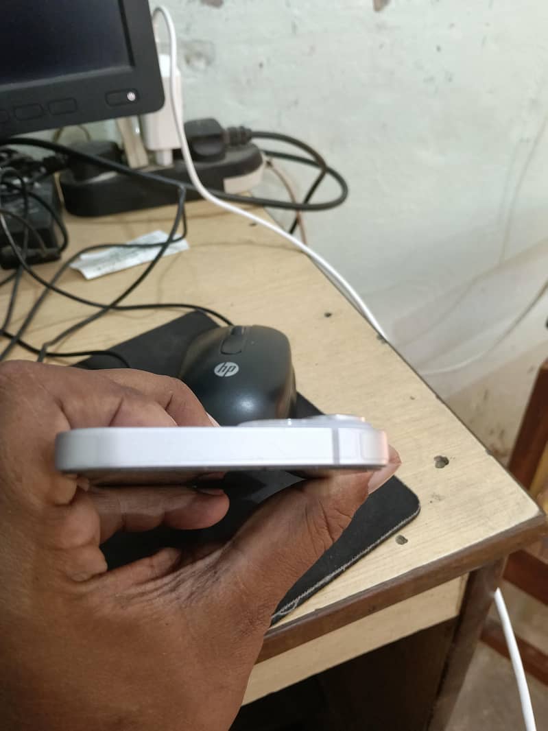 Apple iPhone 14 4