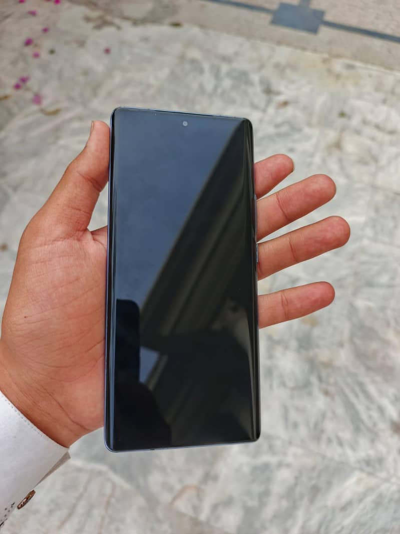Tecno CAMON 30S 1