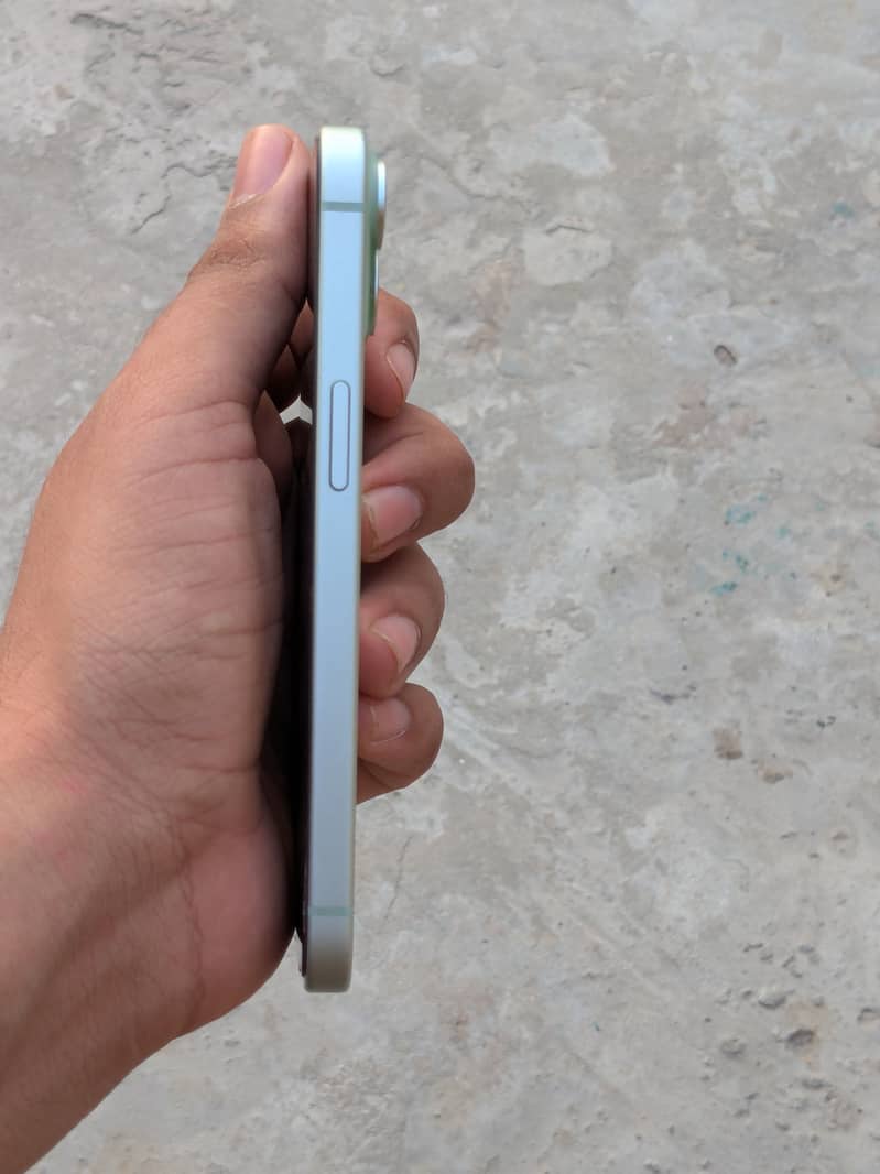 Apple iPhone 15 6