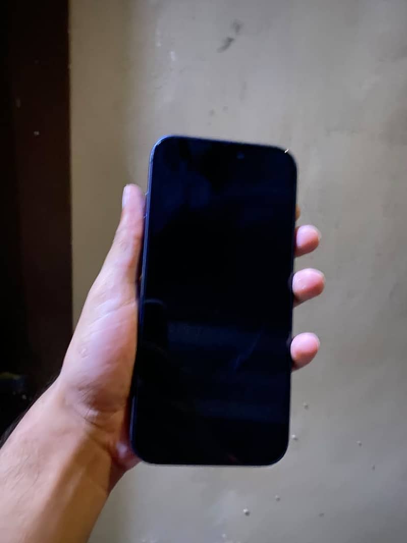 iPhone 17 pro max 4
