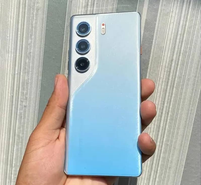 Tecno CAMON 40 Pro 3