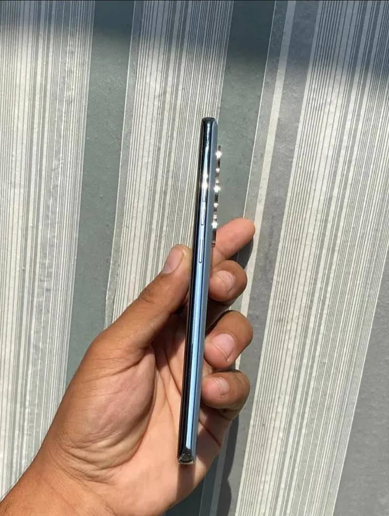 Tecno CAMON 40 Pro 4