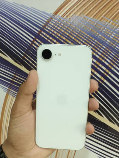 Apple iPhone 16e