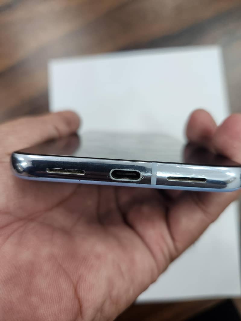 Google Pixel 8 Pro (Panel damage) 2