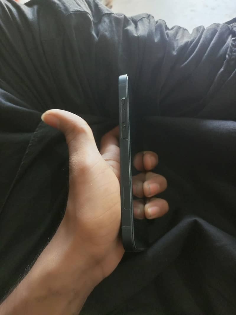 Apple iPhone 14 6
