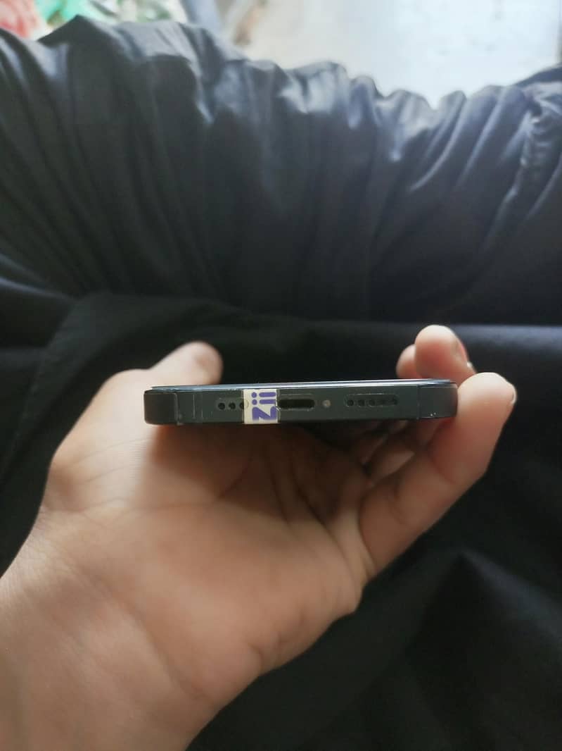 Apple iPhone 14 7