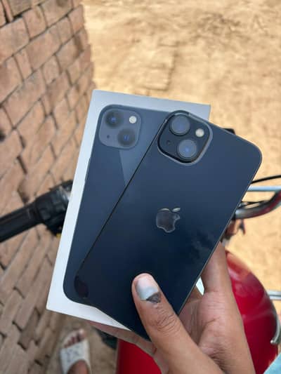 Apple iPhone 13