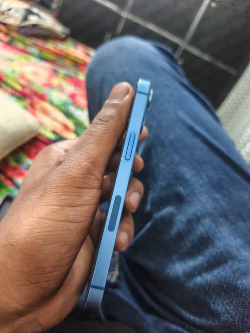 iphone 13 4