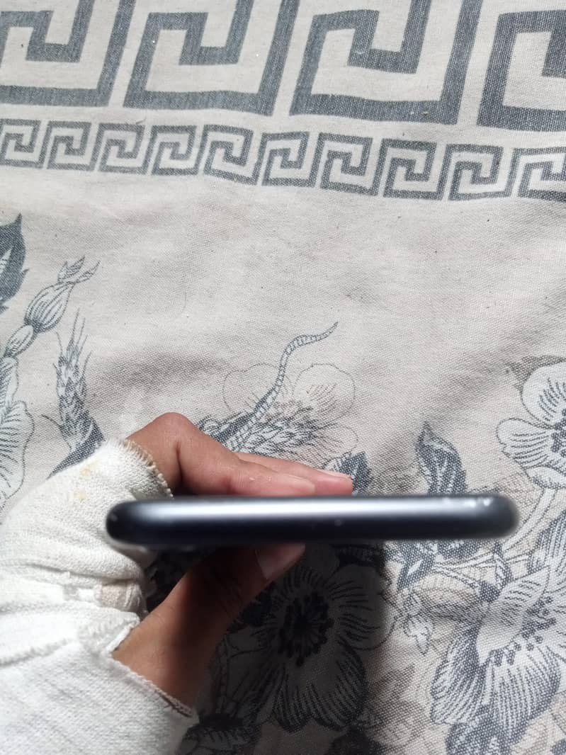 Apple iPhone 8 4