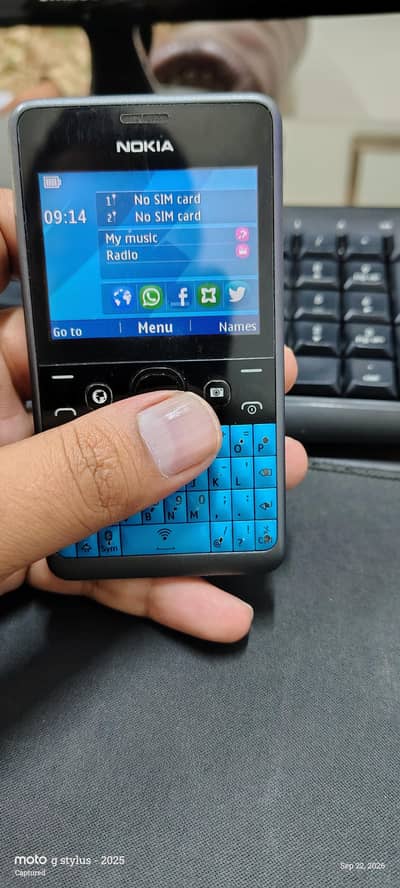 Nokia Asha 210