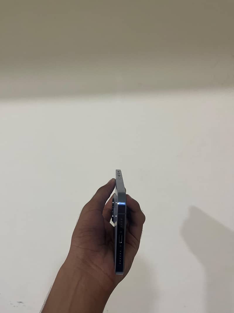 Apple iPhone 13 Pro Max 4