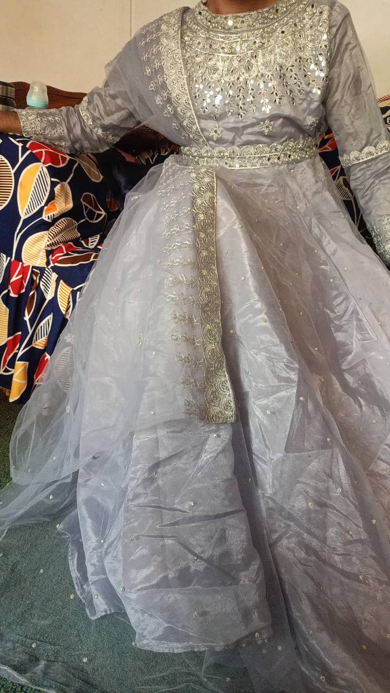 maxi grey 3
