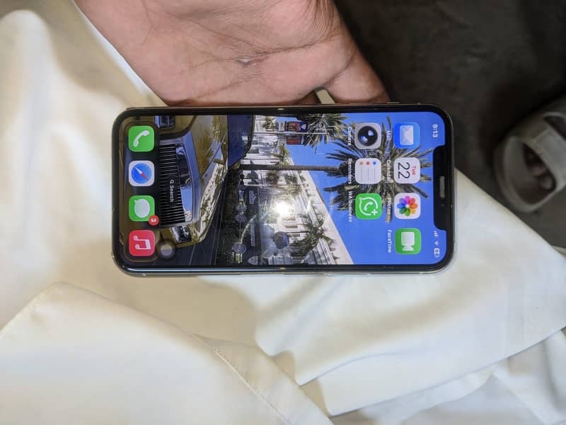 Apple iPhone 11 Pro 4