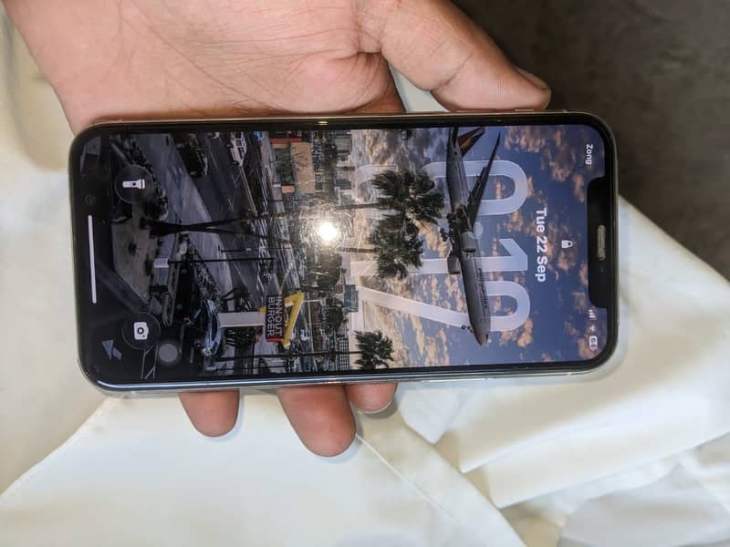 Apple iPhone 11 Pro 6
