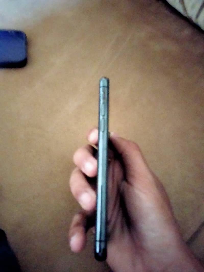 Apple iPhone X 0