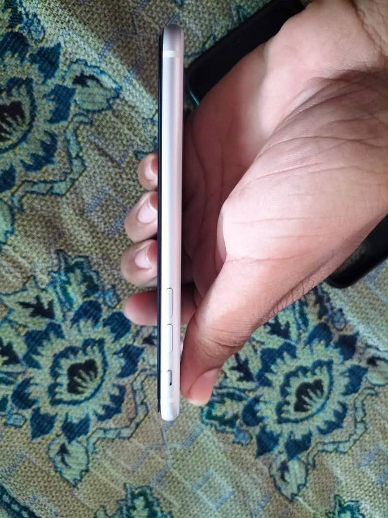 Apple iPhone SE 3