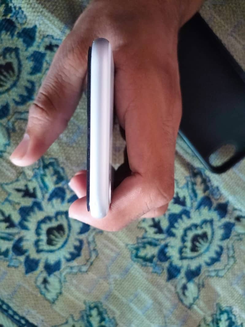 Apple iPhone SE 4