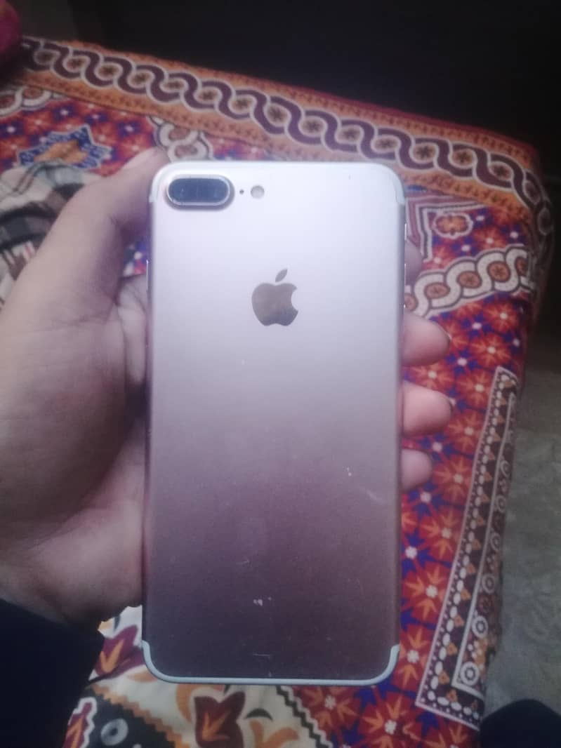 Apple iPhone 7 Plus 1