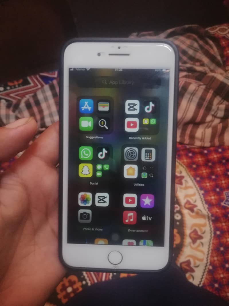Apple iPhone 7 Plus 5