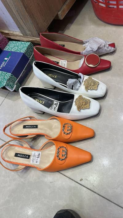 price only 3500 (size 11 num)