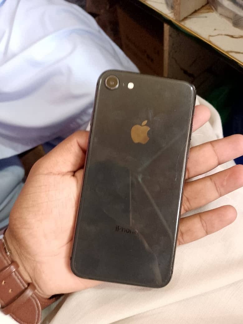Apple iPhone 8 4